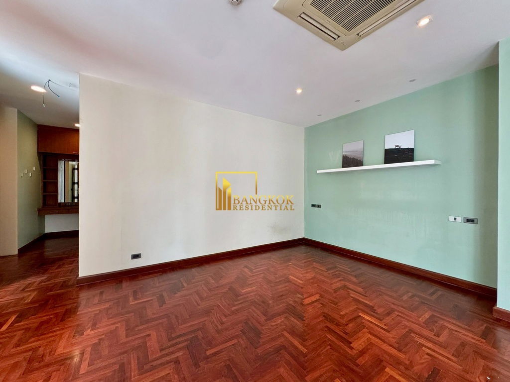 รูป EM Villa - 3 Storey 4 Bedroom House With Pool in Phrom Phong - BR7508SH - รูปที่ 34/60