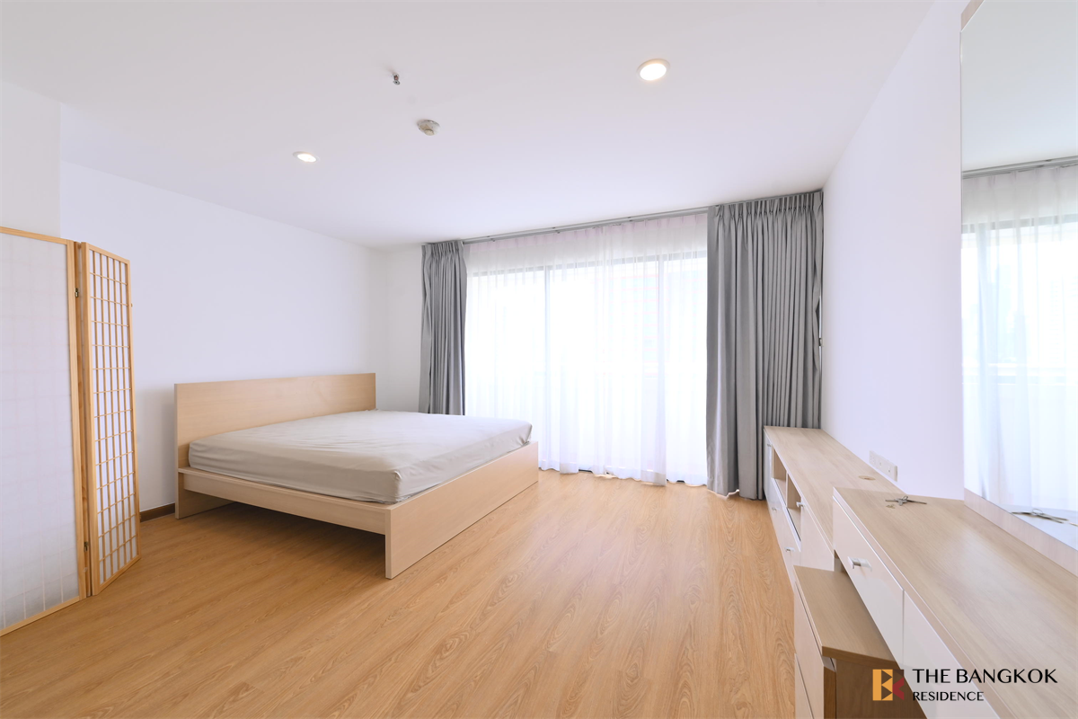 picture Baan Suanpetch near BTS Phrom Phong Luxury Condo Ready to Move-in at the Best Location - 3/10