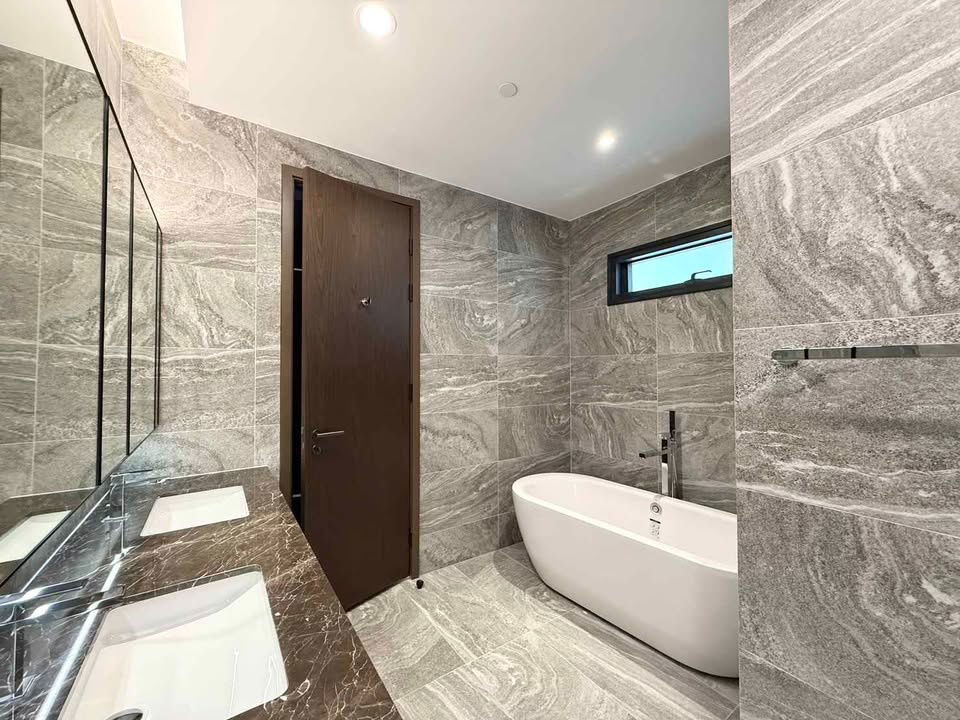 รูป 🔥THE ESSE Sukhumvit 36- 3 Bedrooms for RENT ONLY 180K 🔥 - รูปที่ 2/11