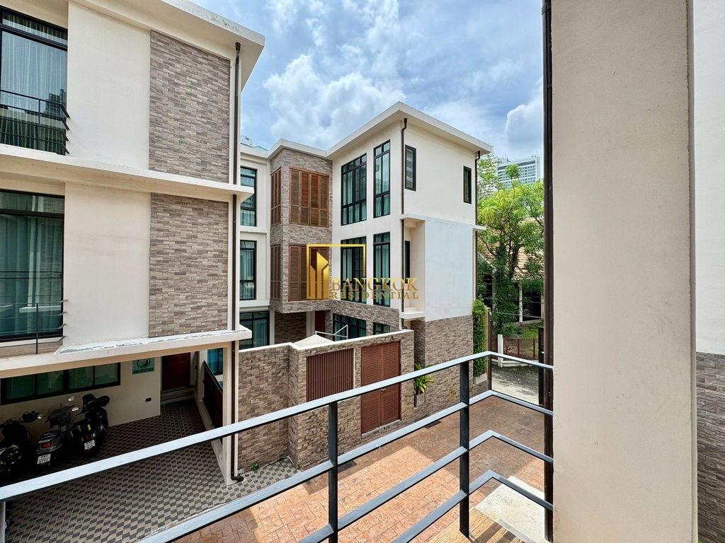รูป EM Villa - 3 Storey 4 Bedroom House With Pool in Phrom Phong - BR7508SH - รูปที่ 35/60