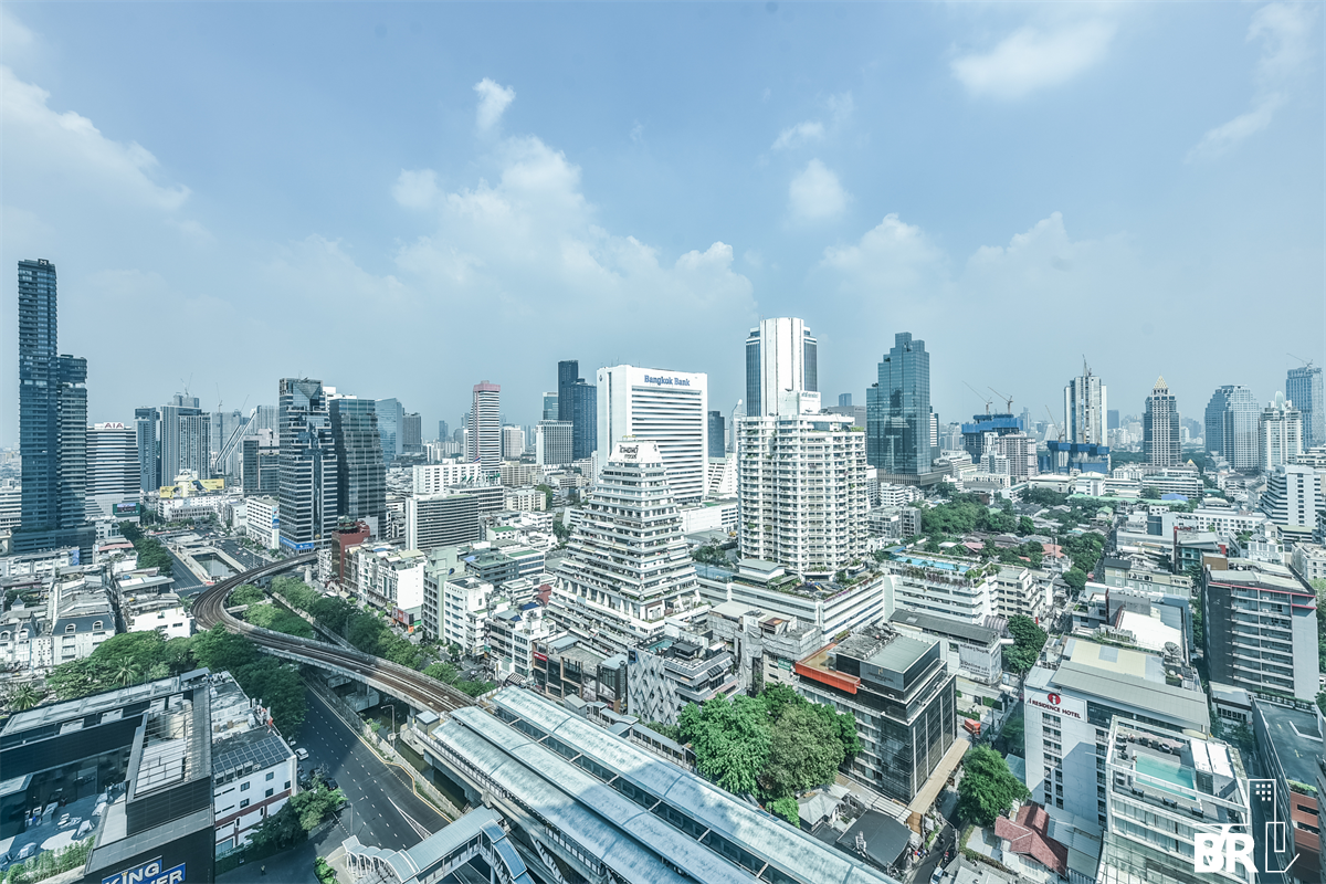 picture Luxuriously Elevated Unit The Infinity near BTS Saint Louis - 7/10