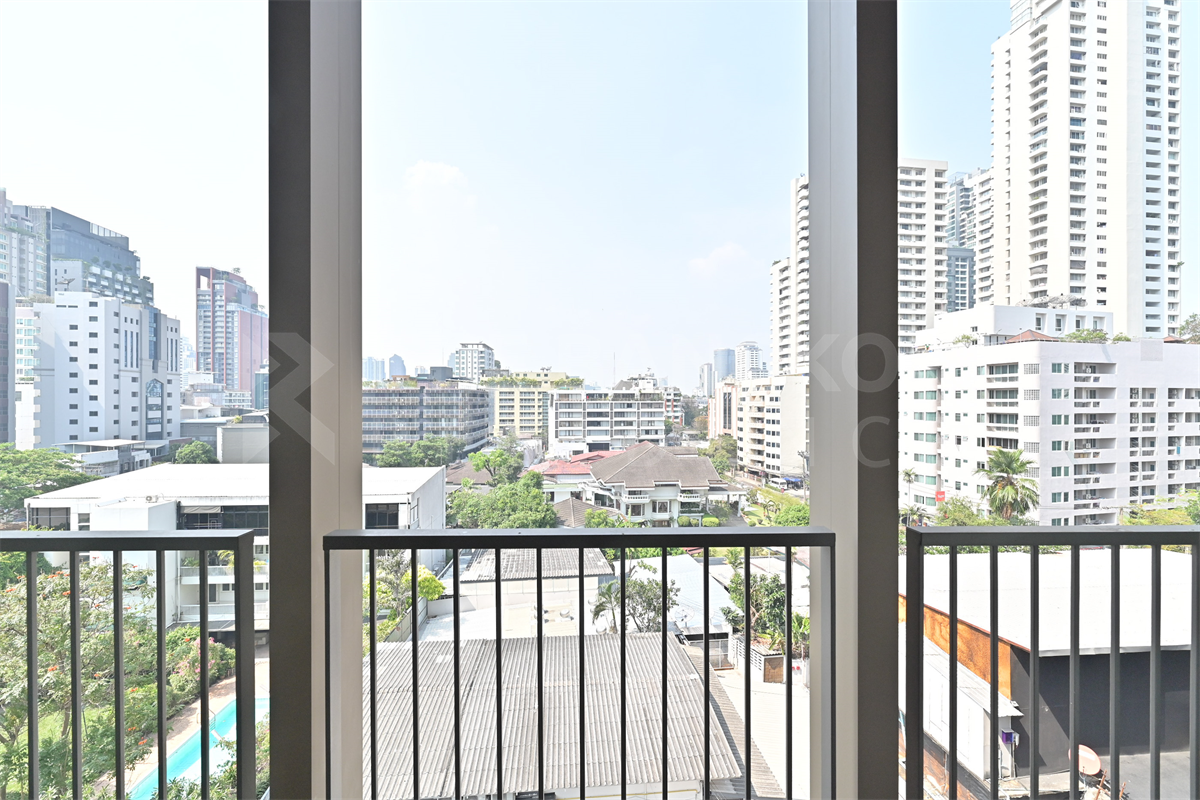 picture Noble Around Sukhumvit 33 The Privilege of Luxury in an Economic Hub Location - 2/10