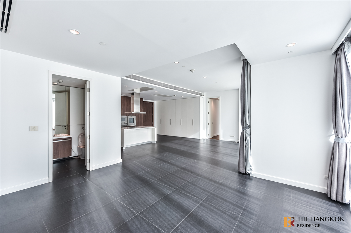 picture 185 Rajadamri near BTS Ratchadamri Ultimate Luxury Lifestyle with Convenience - 4/10