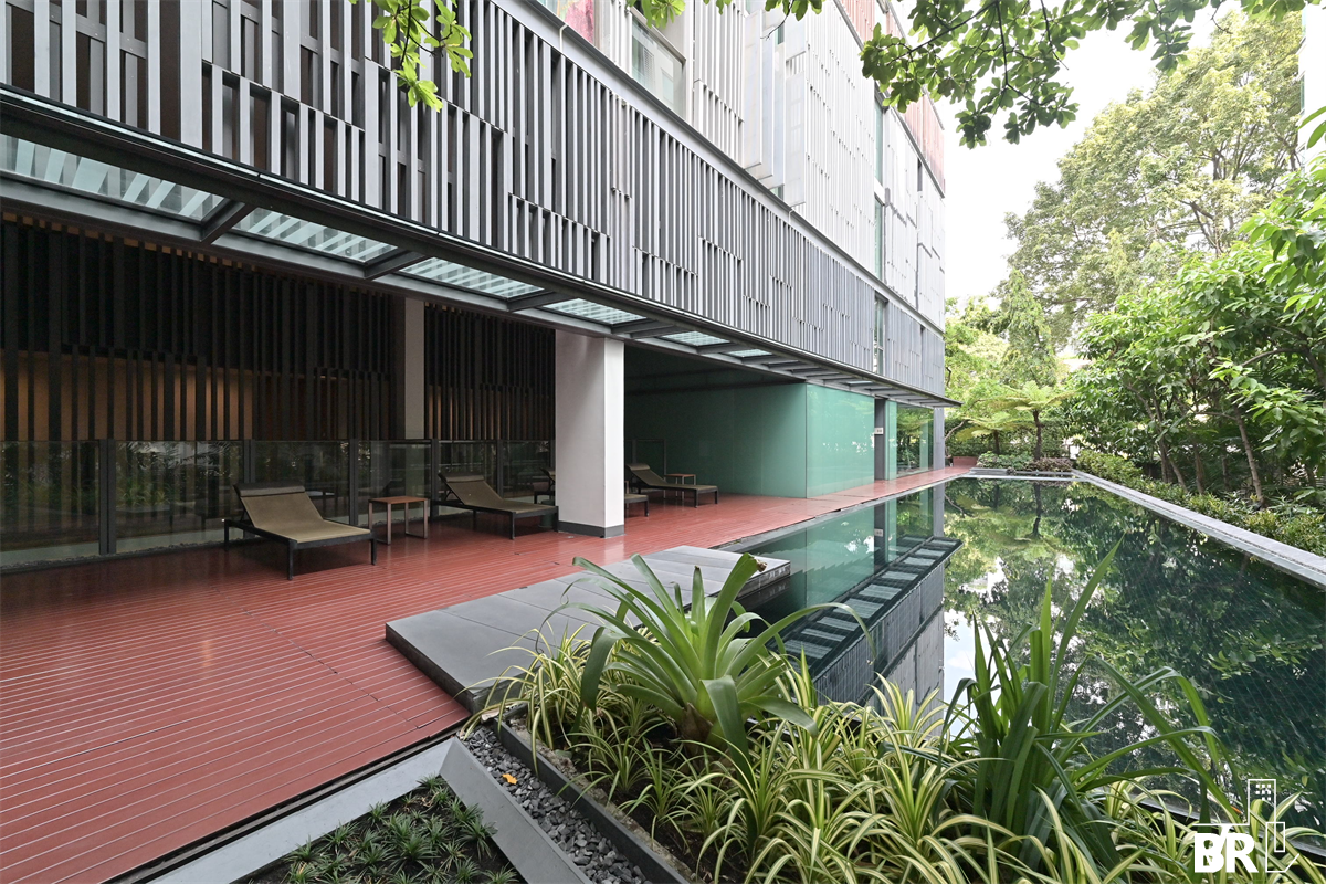 picture Via 49  Ultimate Luxury Lifestyle with Convenience - 3/9