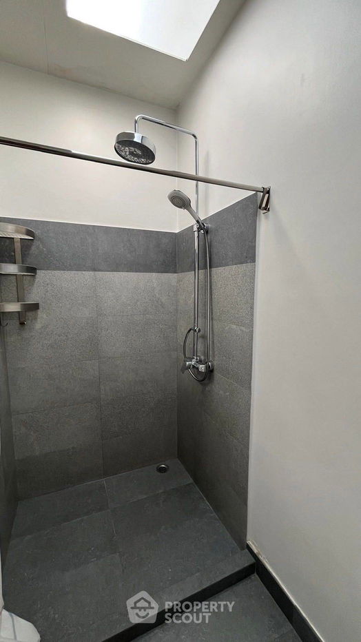 รูป ทาวน์เฮาท์ 4-ห้องนอน ใน ช่องนนทรี (ID 2204276) - รูปที่ 12/12