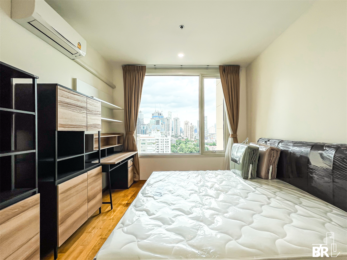 picture The Empire Place  Luxury Condo in Central City Location - 5/10