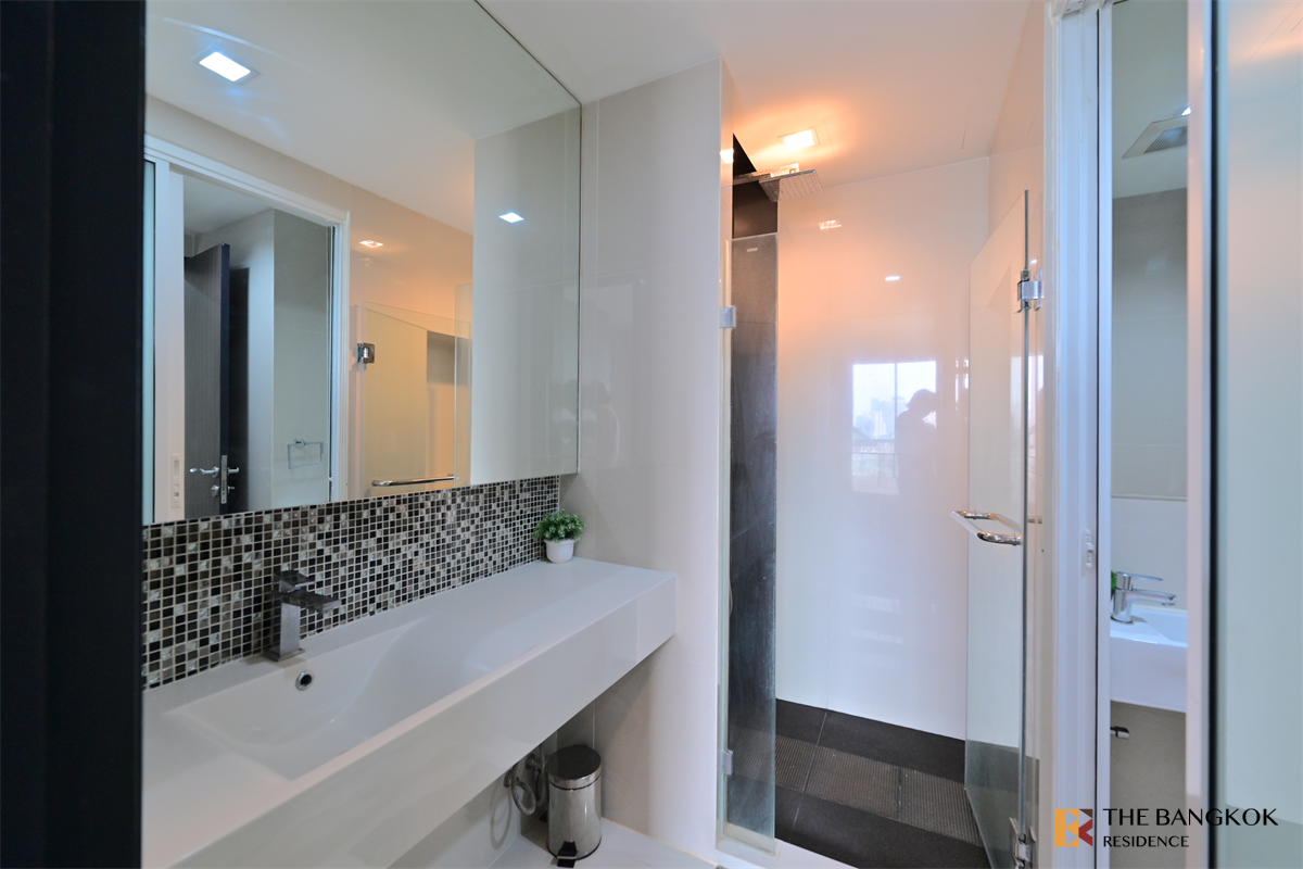 picture RHYTHM Sukhumvit 44/1 Luxury Condo Ready to Move-in at the Best Location near BTS Phra Khanong - 9/10
