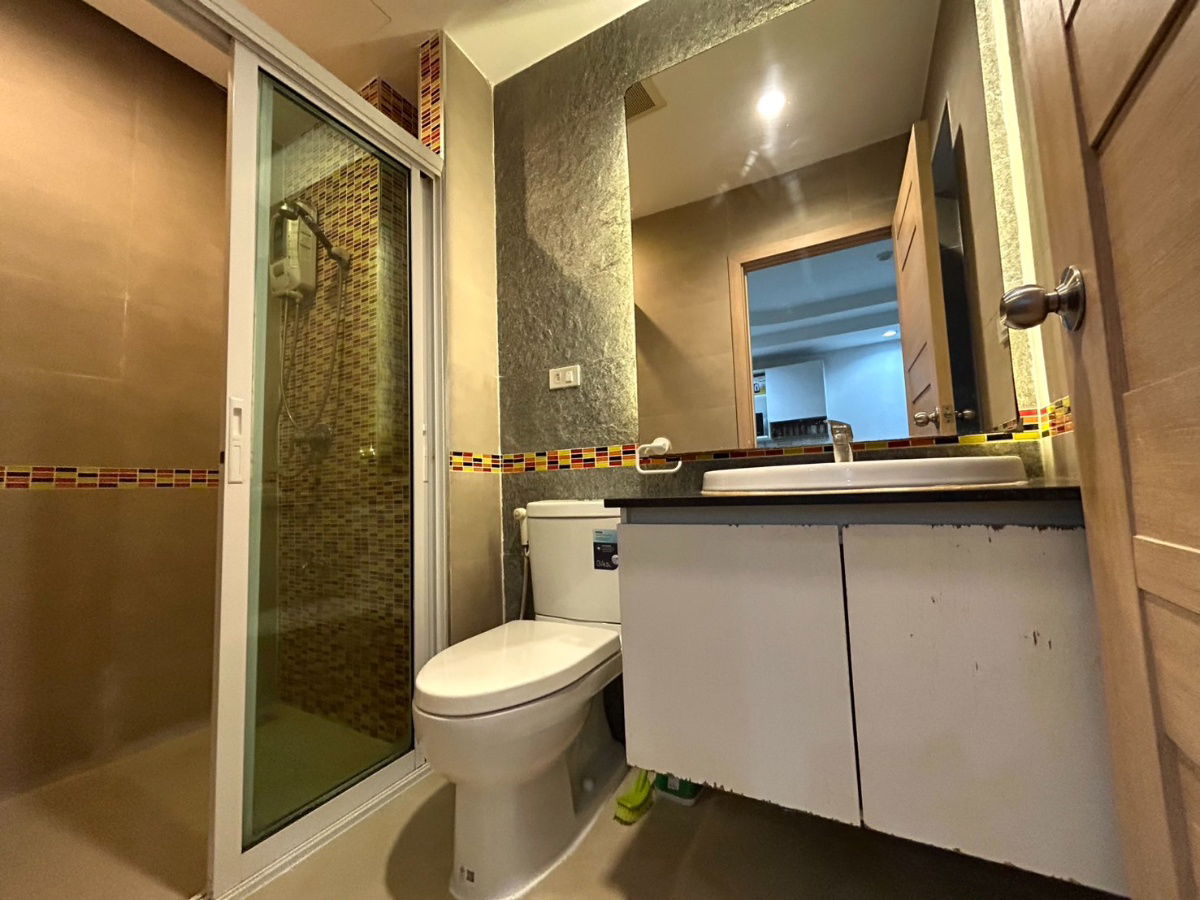 picture Selling Trams condo Jed yod , near Nimman , Maya Mall , Price 1.79 MB Tel. 082-3899314 (Khun Boo) - 12/22