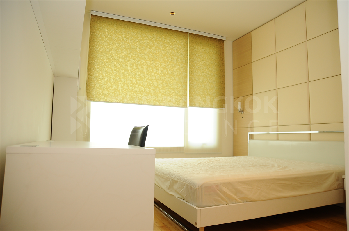 picture The Empire Place  Luxury Unit, Ready for You Without the Wait - 5/10