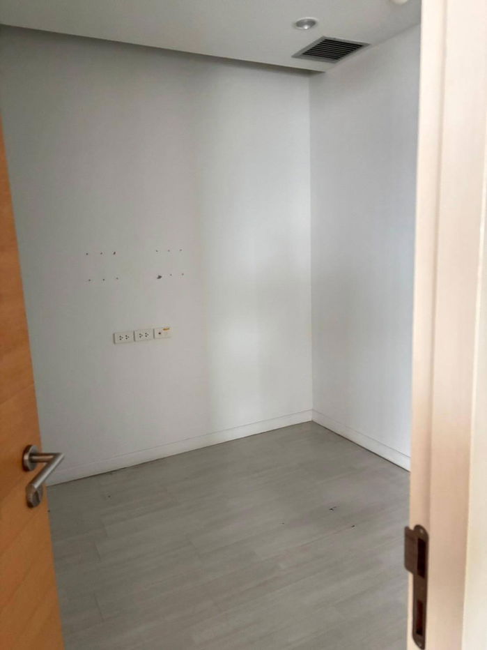 picture For rent, office space, potential location, convenient travel, suitable for all sizes of businesses. Line ID: @951qfbfi - 7/16