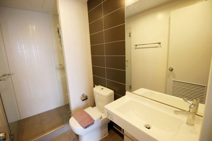 picture Studio Condo for Sale – Pool View, Fully Furnished! - 16/18