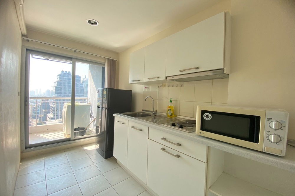 picture 🔥 Sale with tenant !!🔥 Code C20221200672......Life @ Sathorn 10, 1 bedroom, 1 bathroom, high floor 17++, South Facing, furnished, Special Deal!!📣📣 - 7/8