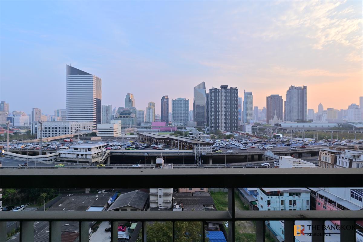 picture Comfortable and Ready to Move-in Aspire Rama 9 near MRT Rama 9 Station - 2/10