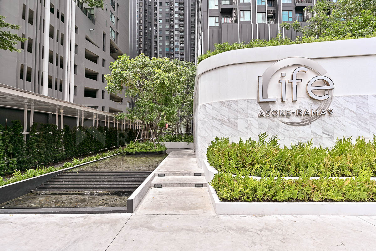 picture The Privilege of Luxury in an Economic Hub Location Life Asoke - Rama 9 near MRT Rama 9 Station - 4/9