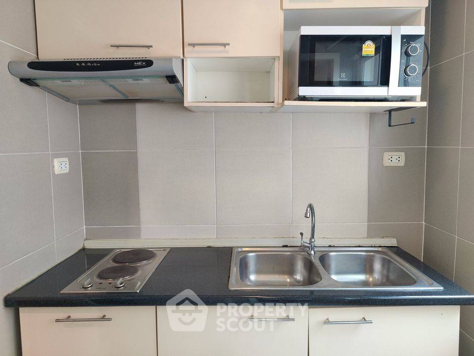 picture 1-BR Condo at Happy Condo Ratchada 18 near MRT Huai Khwang (ID 731259) - 9/10
