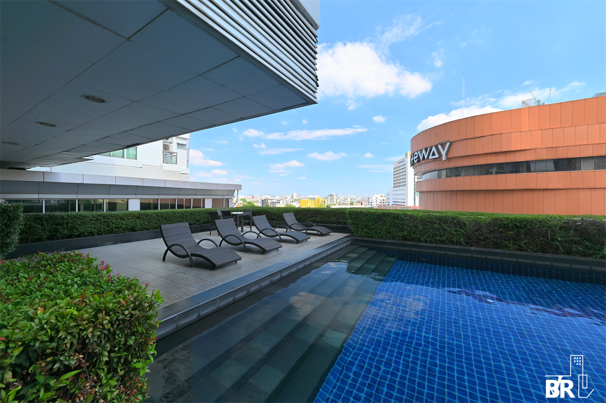 picture Nusasiri Grand Condo The Privilege of Luxury in an Economic Hub Location near BTS Ekkamai - 7/9