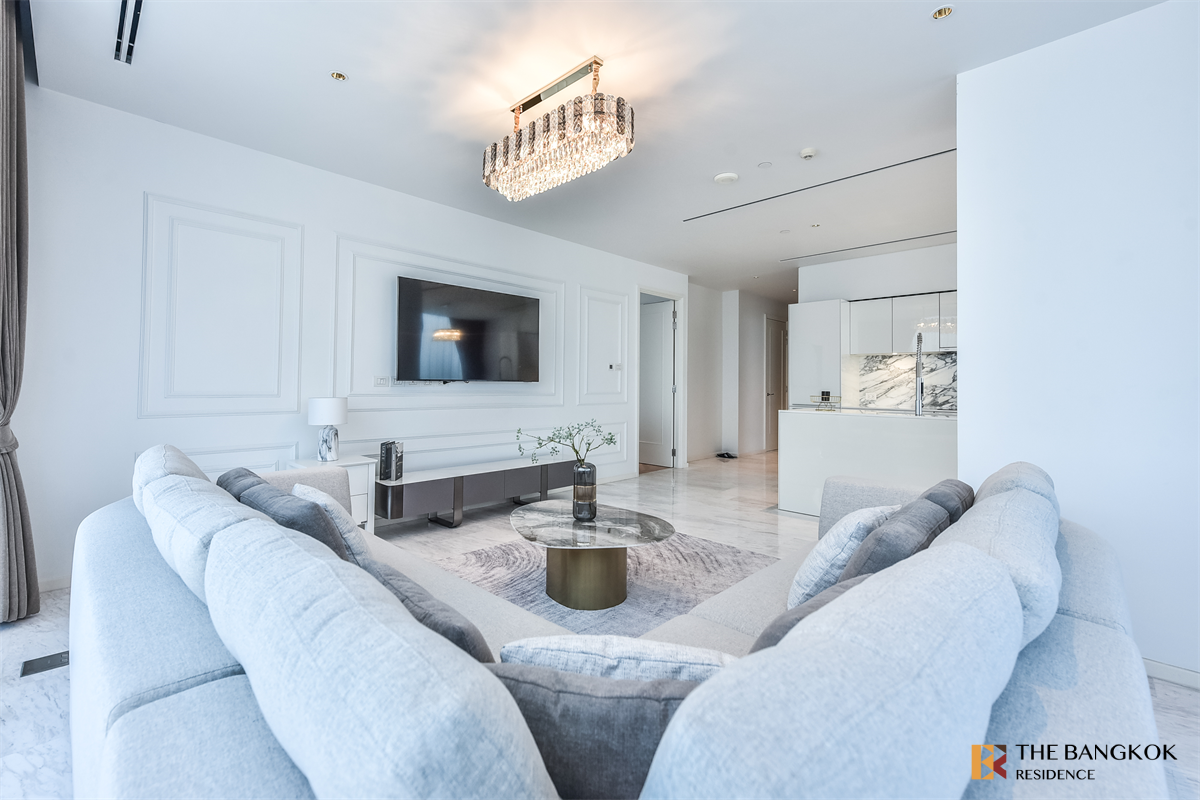 picture Luxury Condo in Central City Location Four Seasons Private Residences - 7/10