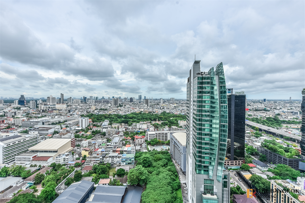 picture The Diplomat Sathorn near BTS Surasak Luxury Unit, Ready for You Without the Wait - 2/10