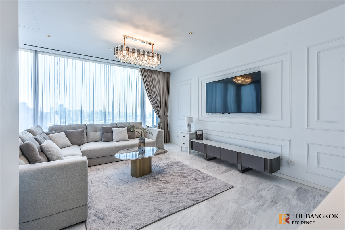 picture Luxury Condo in Central City Location Four Seasons Private Residences - 2/10