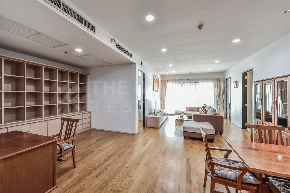 picture Ultimate Luxury Lifestyle with Convenience The Madison Condominium Sukhumvit 41 near BTS Phrom Phong - 7/10