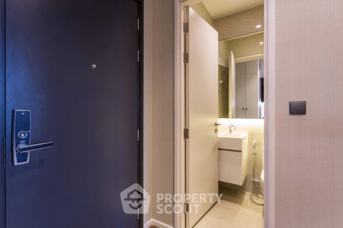 picture 2-BR Condo at Muniq Langsuan near BTS Ratchadamri (ID 1999579) - 7/26