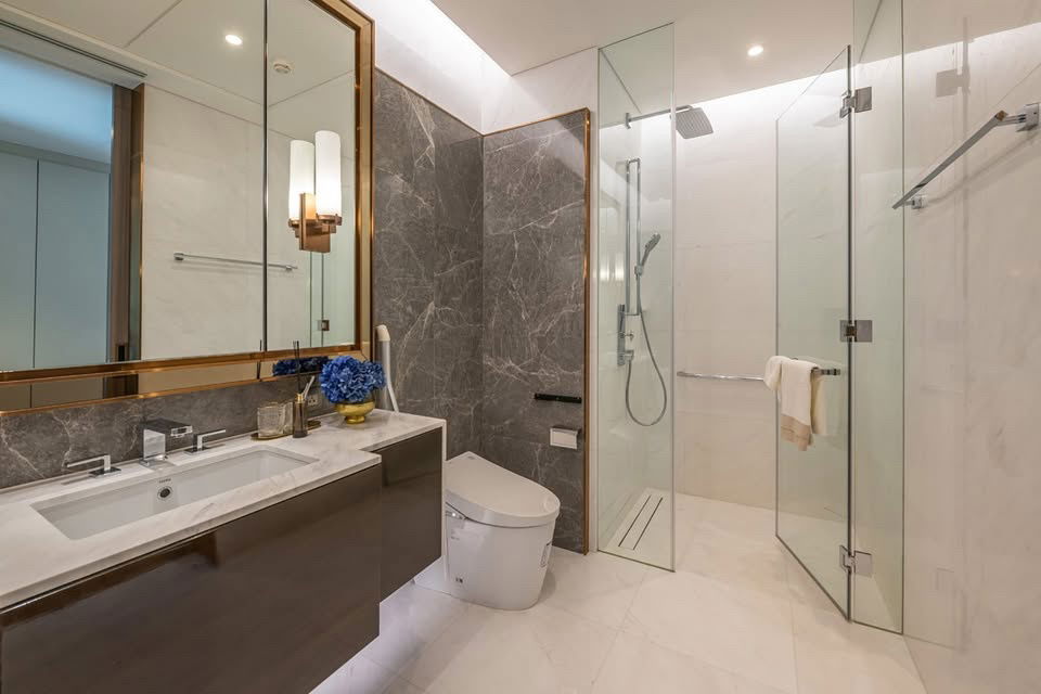 picture Room for rent at Sindhorn Tonson - 12/16