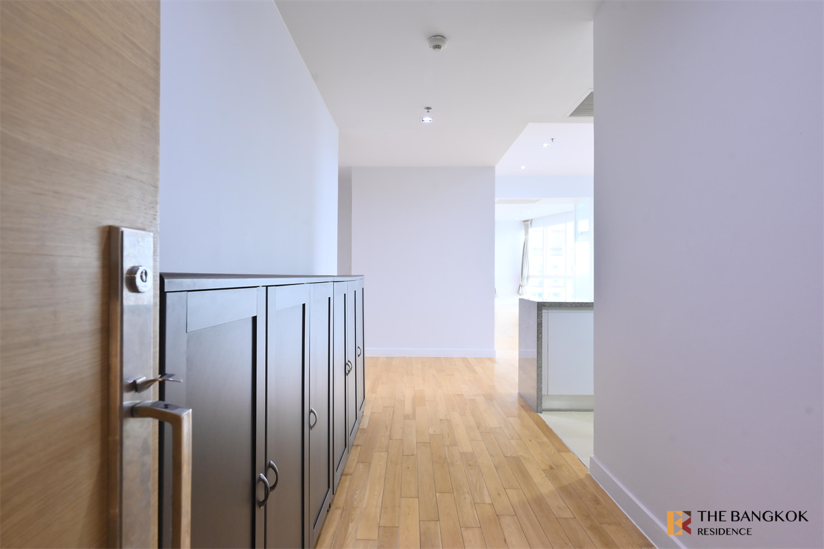 picture Millennium Residence Luxury Unit, Ready for You Without the Wait - 4/10