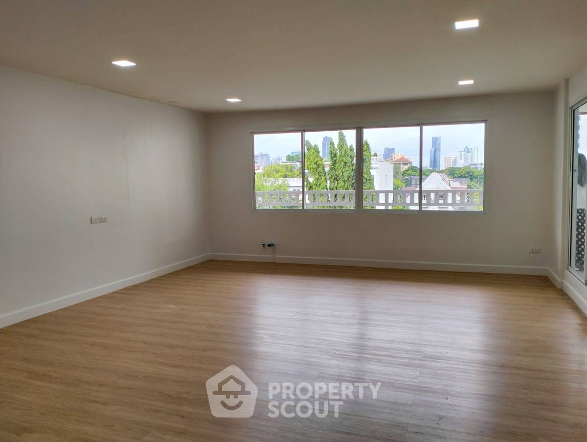 picture 4-BR Townhouse near MRT Sukhumvit (ID 2098222) - 20/20