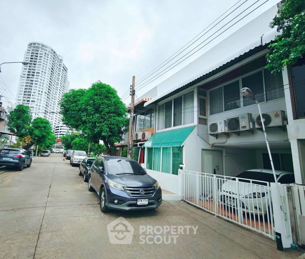 รูป ทาวน์เฮาท์ 3-ห้องนอน ใกล้ BTS ห้าแยกลาดพร้าว (ID 2035788) - รูปที่ 2/21