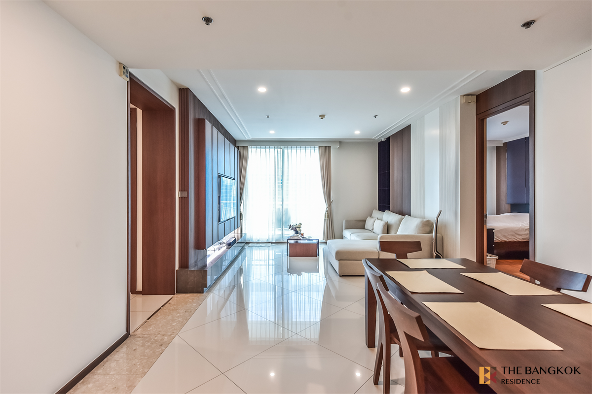 picture The Empire Place Luxury Condo at Special Price - 1/10