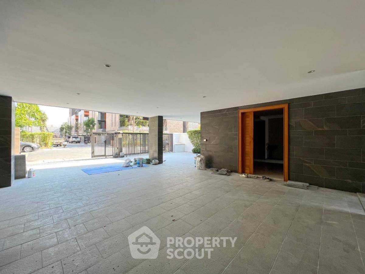 picture 4-BR House near MRT Khlong Toei (ID 1965944) - 7/30
