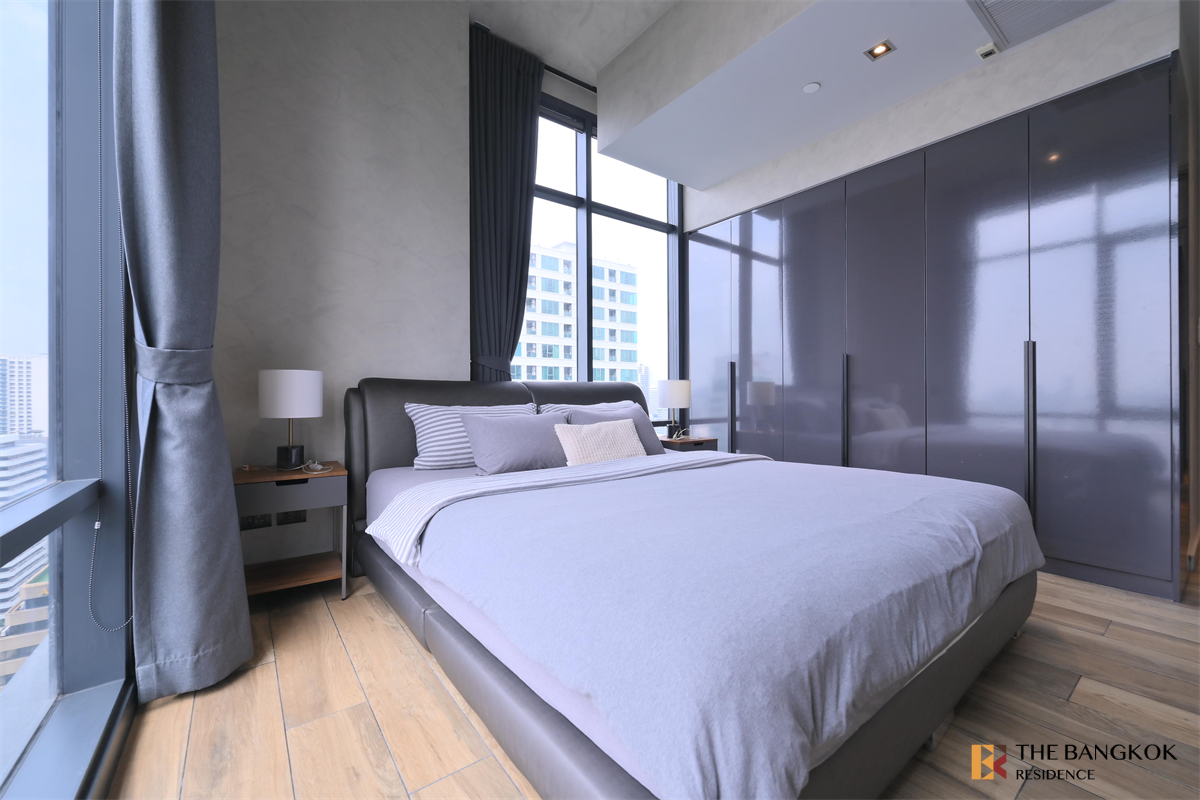 picture Ultimate Luxury Lifestyle with Convenience The Lofts Asoke near MRT Phetchaburi Station - 3/10