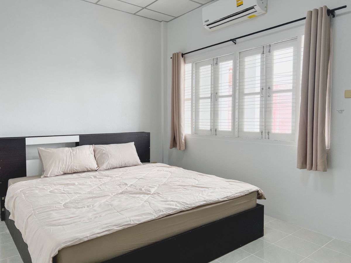 picture House for Rent – Corner Unit at Tharnthong Village - 16/34