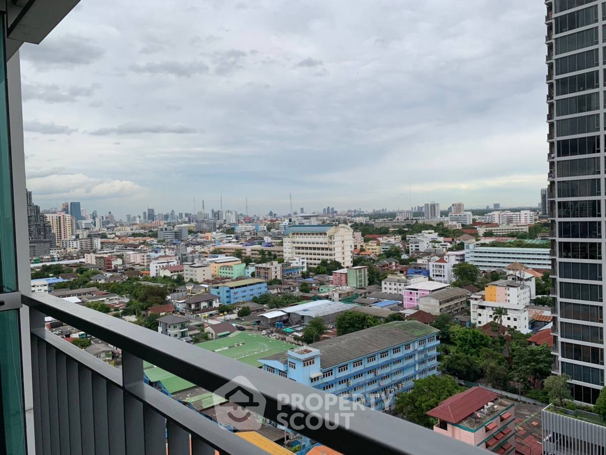 รูป คอนโด 1-ห้องนอน ที่ ริธึ่ม สาทร ใกล้ BTS สะพานตากสิน (ID 881834) - รูปที่ 2/10