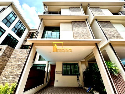Houses for rent MRT Queen Sirikit National Convention Center   : EM Villa - 3 Storey 4 Bedroom House With Pool in Phrom Phong - BR7508SH