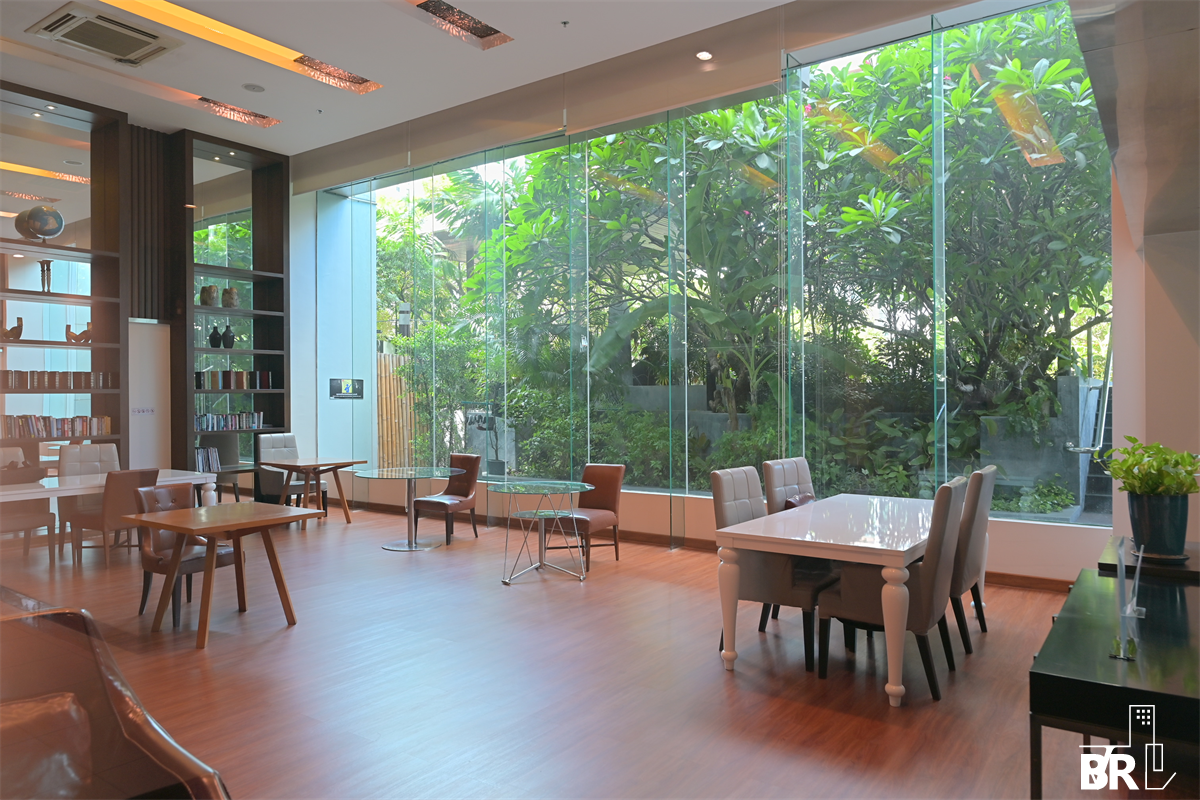 picture Circle Condominium  The Privilege of Luxury in an Economic Hub Location - 5/9