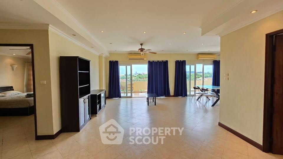 picture 2-BR Condo at View Talay 3 close to Phratamnak (ID 2208694) - 16/20