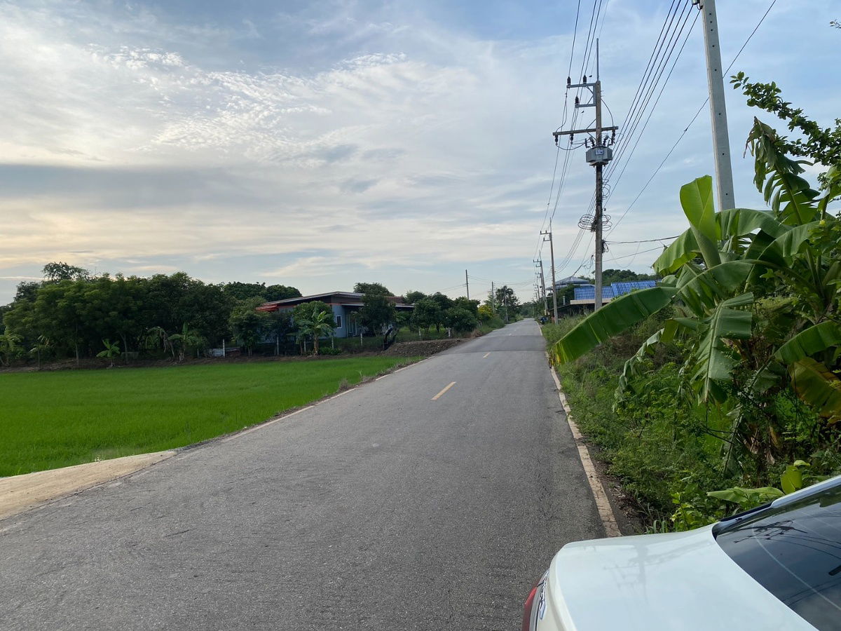 picture Land for Sale: 1 Rai 3 Ngan (2,800 sq.m.) Located in Mueang Kao Subdistrict, Phanom Sarakham, Chachoengsao.  Only 1.7 km from Highway 304  - 2/7