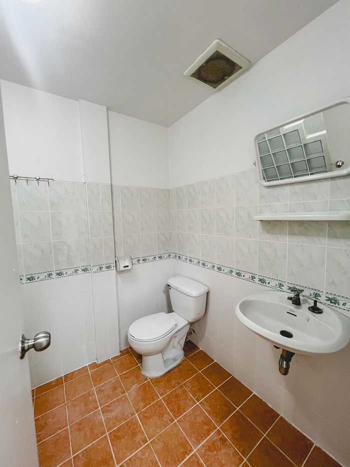picture House for Rent – Corner Unit at Tharnthong Village - 25/34