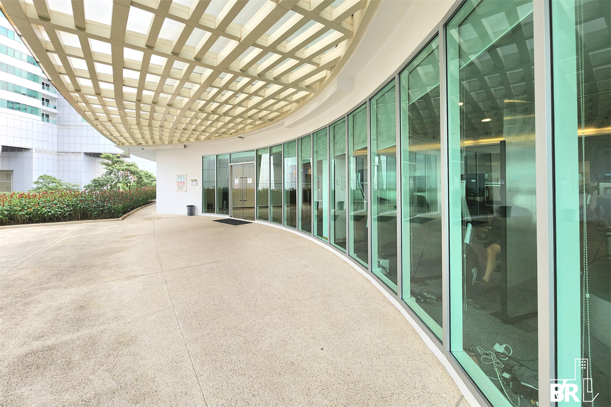 picture Millennium Residence  Ultimate Luxury Condo in Business District - 6/9