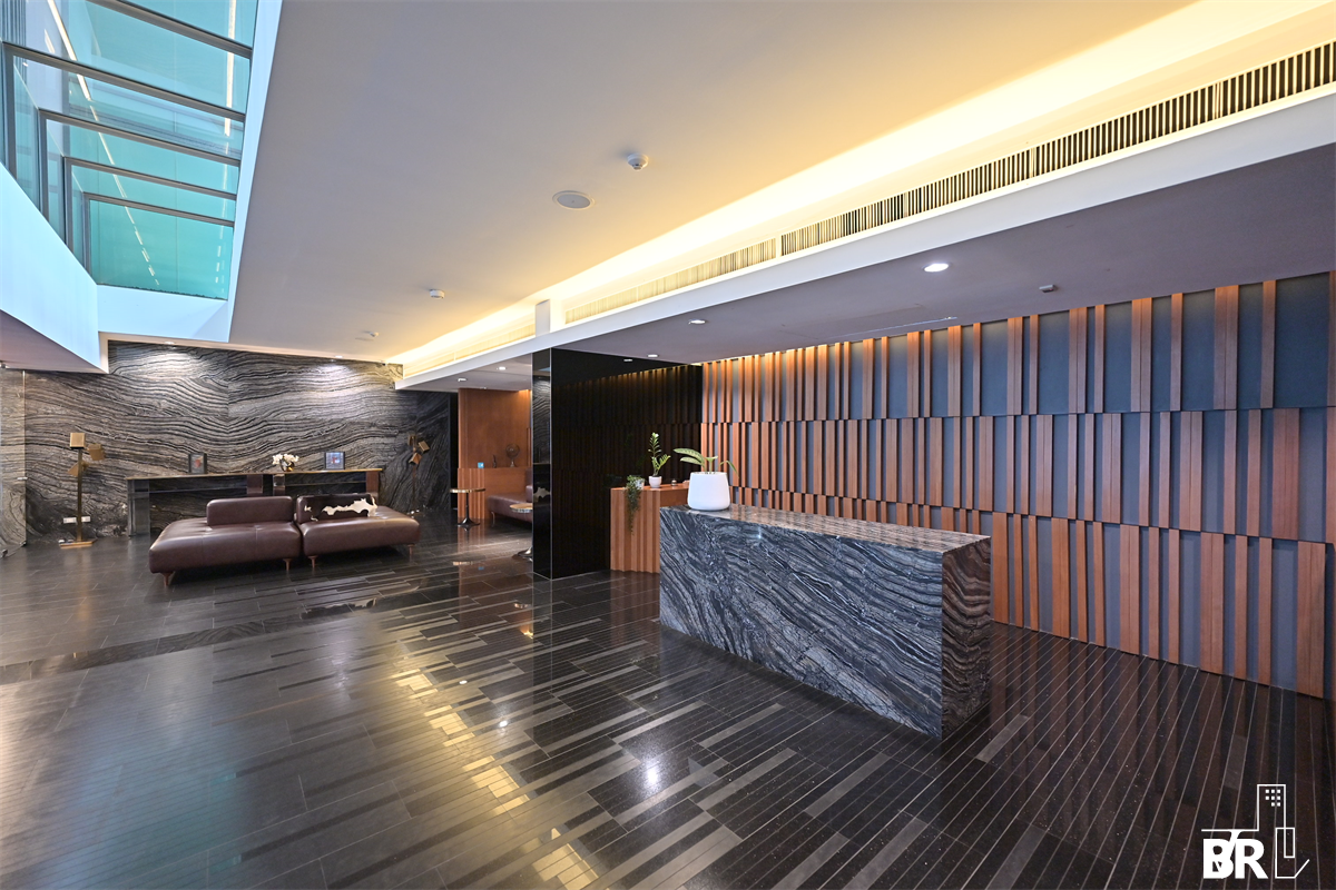 picture Via 49  Luxury Condo in Central City Location - 3/9