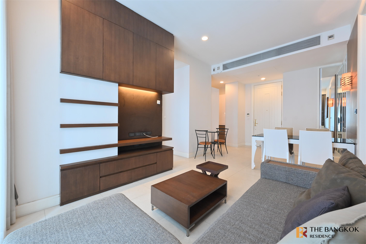 picture Q Langsuan near BTS Ratchadamri Ultimate Luxury Lifestyle with Convenience - 6/10