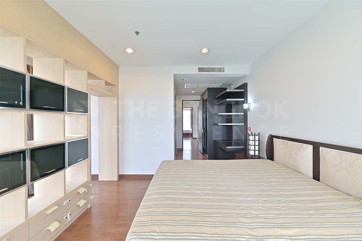 picture The Address Chidlom  Luxury Condo Ready to Move-in at the Best Location - 7/10