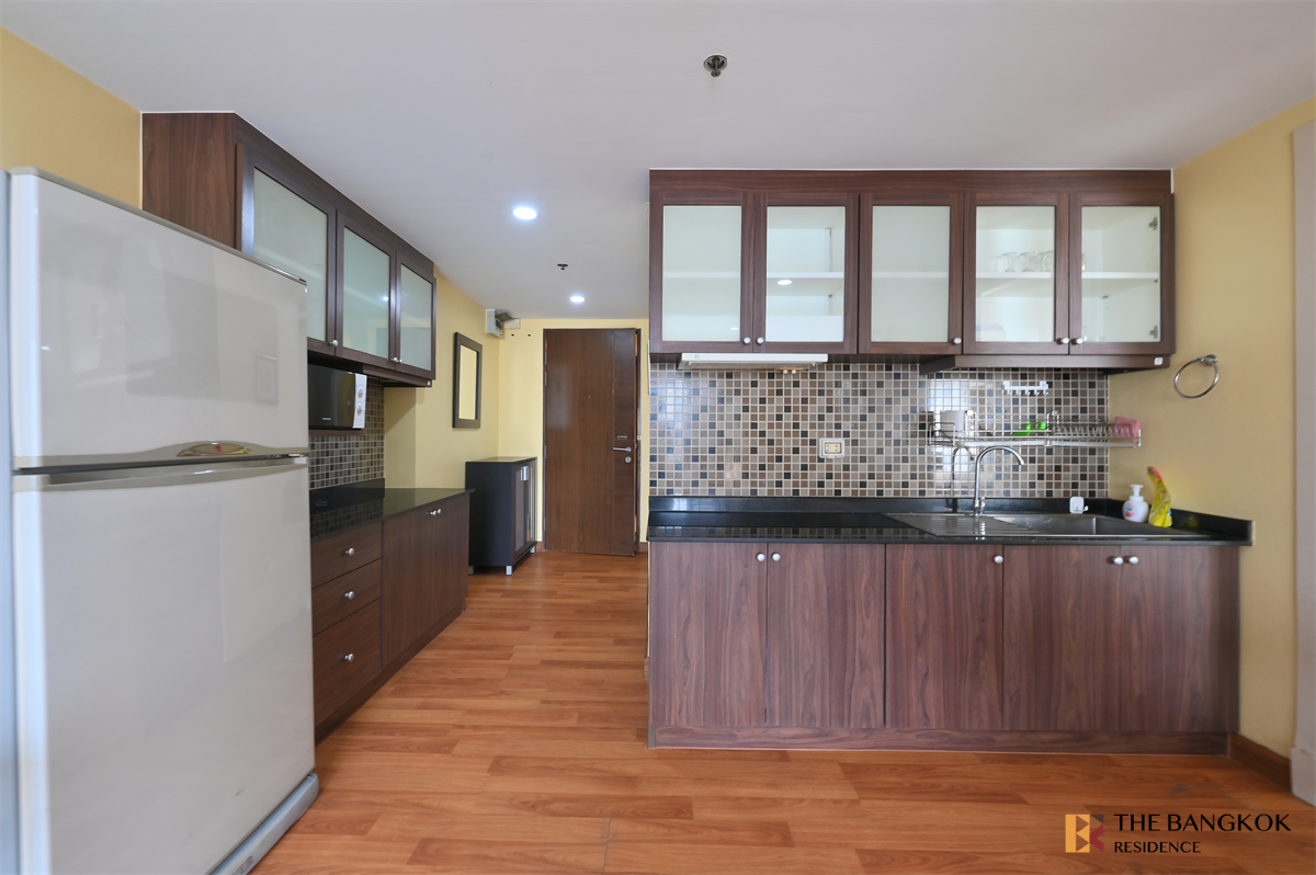 picture Luxuriously Elevated Unit The Trendy Condominium near BTS Asok - 5/10
