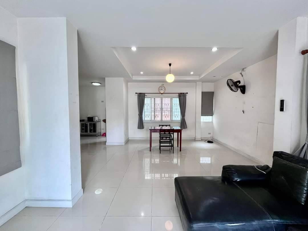 รูป บ้านเช่า หมู่บ้านนันทร์นรินทร์ หลัง ม.รังสิต ห่าง ม.รังสิตแค่ 5 นาที ใกล้รถไฟสายสีแดง หลักหก - รูปที่ 3/14