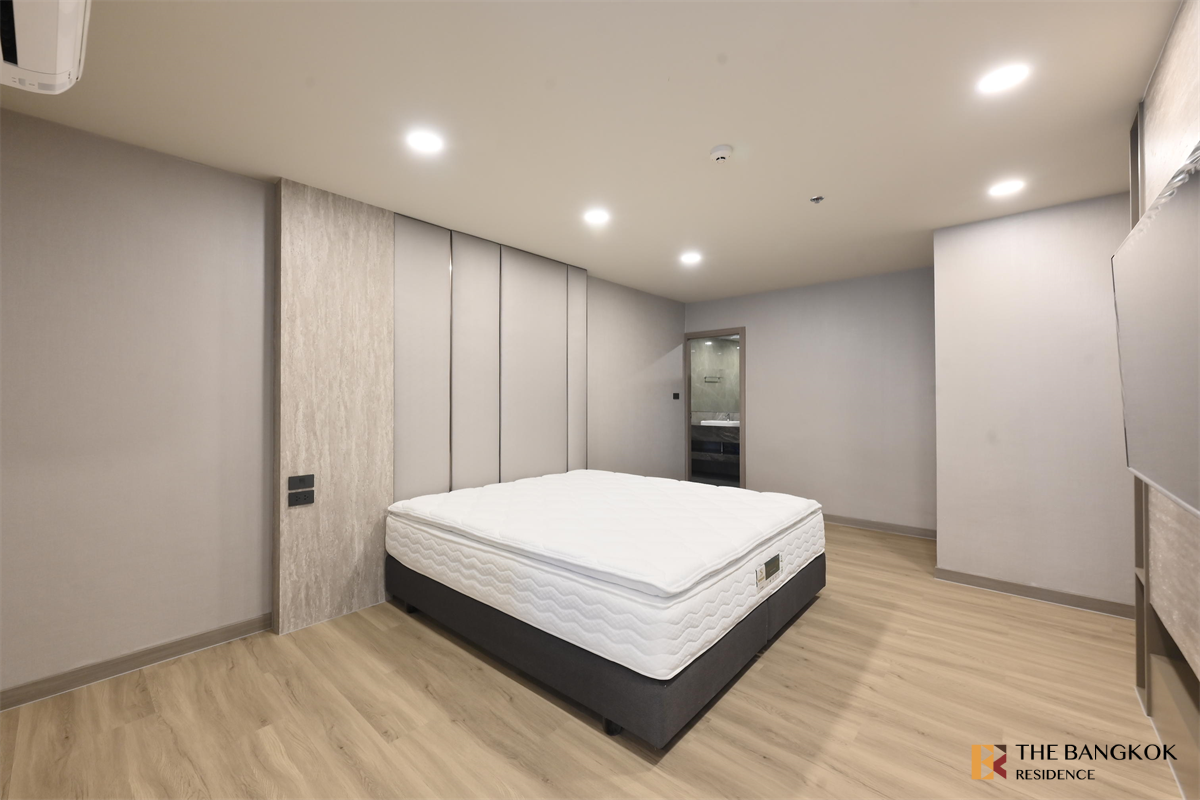 picture Crystal Garden  Luxury Unit, Ready for You Without the Wait - 2/10