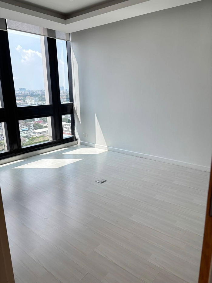 picture For rent, office space, potential location, convenient travel, suitable for all sizes of businesses. Line ID: @951qfbfi - 14/16
