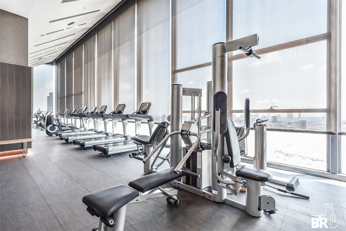 picture The Diplomat Sathorn near BTS Surasak Live the Luxury Style in a High-potential Location - 3/9