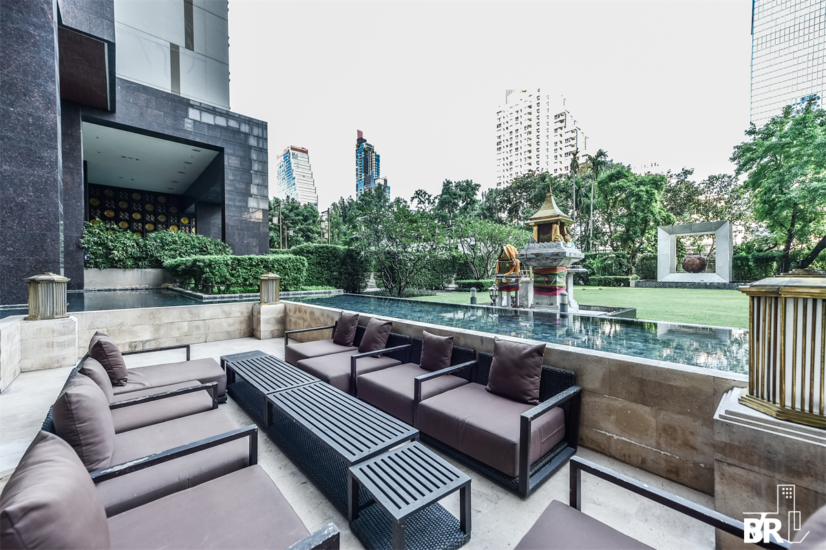 picture Ultimate Luxury Lifestyle with Convenience The Address Sathorn 12 near BTS Saint Louis - 1/9