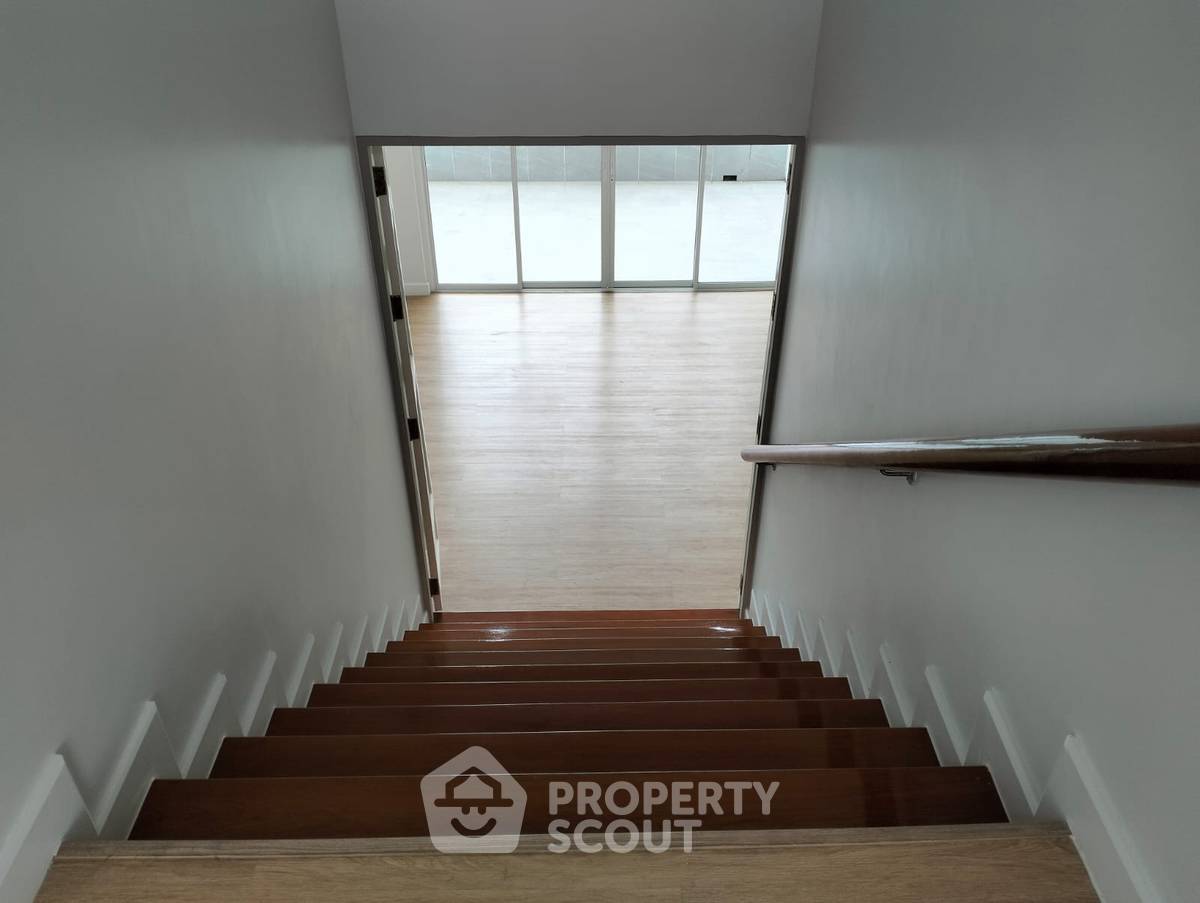 picture 4-BR Townhouse near MRT Sukhumvit (ID 2098222) - 7/20